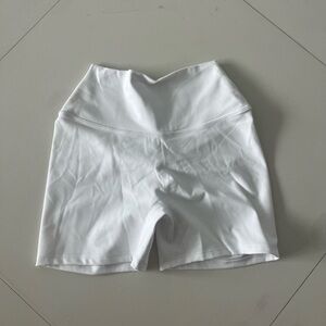 Crop Shop Boutique, white serenity scrunch shorts, NEVER WORN, size S